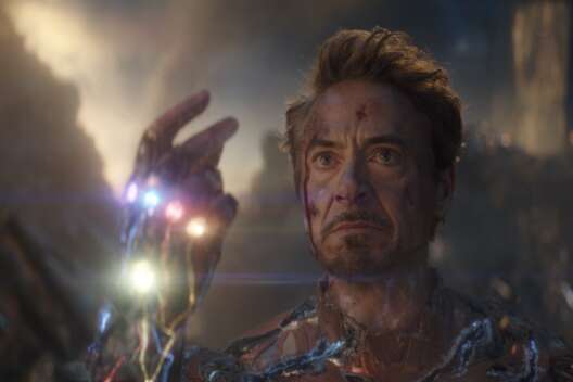 Фанат Marvel посмотрел "Мстители" и попал в Книгу рекордов Гиннесса