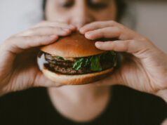 Ученые раскрыли механизм утраты удовольствия от еды при ожирении