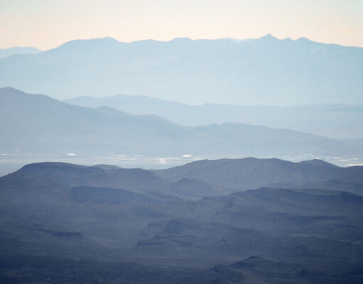 Секретные самолеты ВВС США замечены во время таинственных полетов в “зону 51”