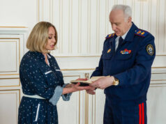 Дочь Алексея Леонова рассказала, как следователям удалось вернуть похищенную книгу с автографом Гагарина