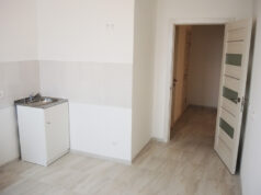 «В очереди под номером 8301»: три сестры-сироты пожаловались на отсутствие жилья