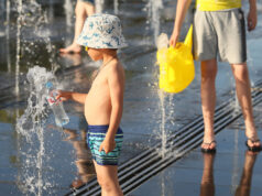 Педиатры предупреждают о рисках перегрева у детей и подростков
