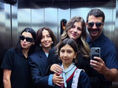 В полном составе: Иван Ургант показал, как он с женой провожает дочерей в школу