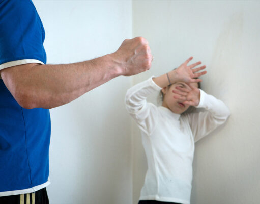 Стало известно, сколько россиян сталкиваются с домашним насилием