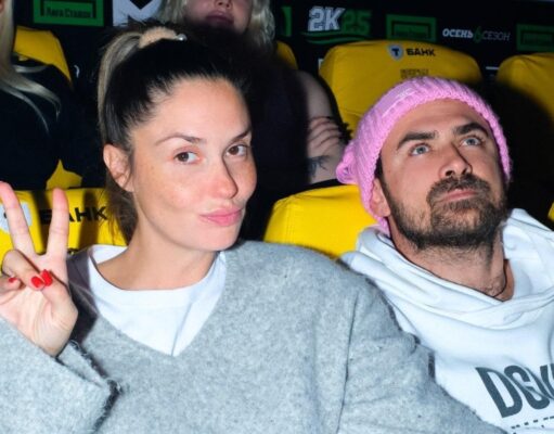 Беременная Агата Муцениеце и Пётр Дранга: какие уютные образы супруги выбрали для выхода в свет