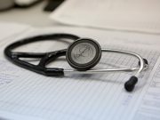 Присутствовавший при вскрытии Эпштейна врач подверг сомнению официальную версию смерти педофила