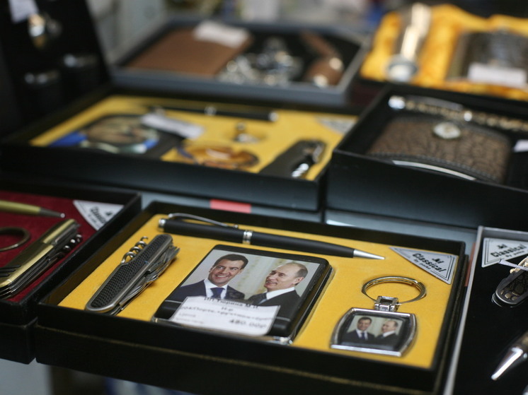 Двести удачных подарков мужчине