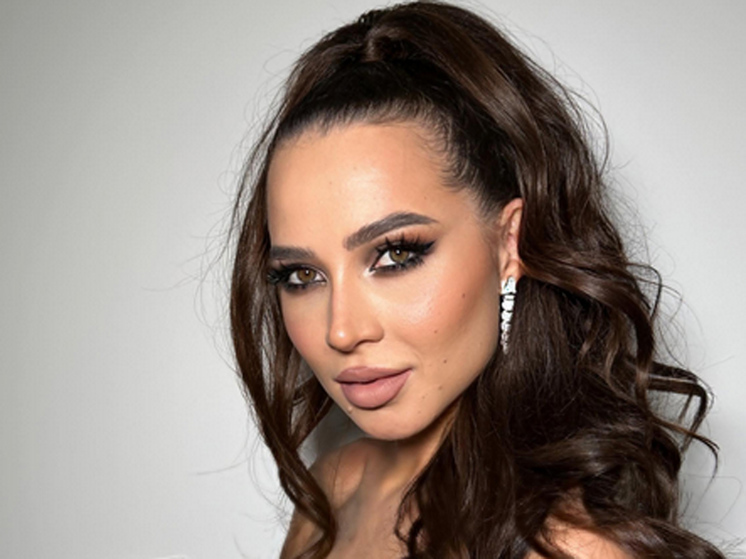 Стали известны подробности странной болезни блогера Лерчек: начала лысеть