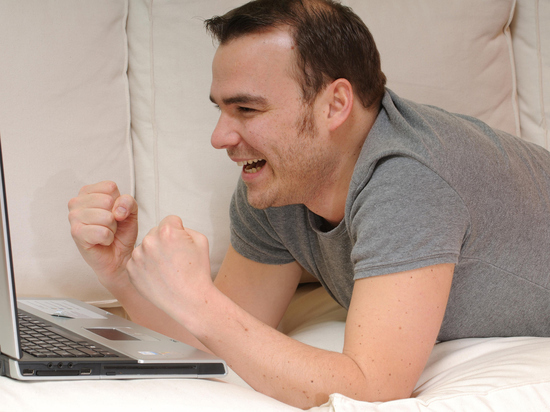 Взрослые дети манипулируют родителями: как выключить эмоциональные «кнопки»